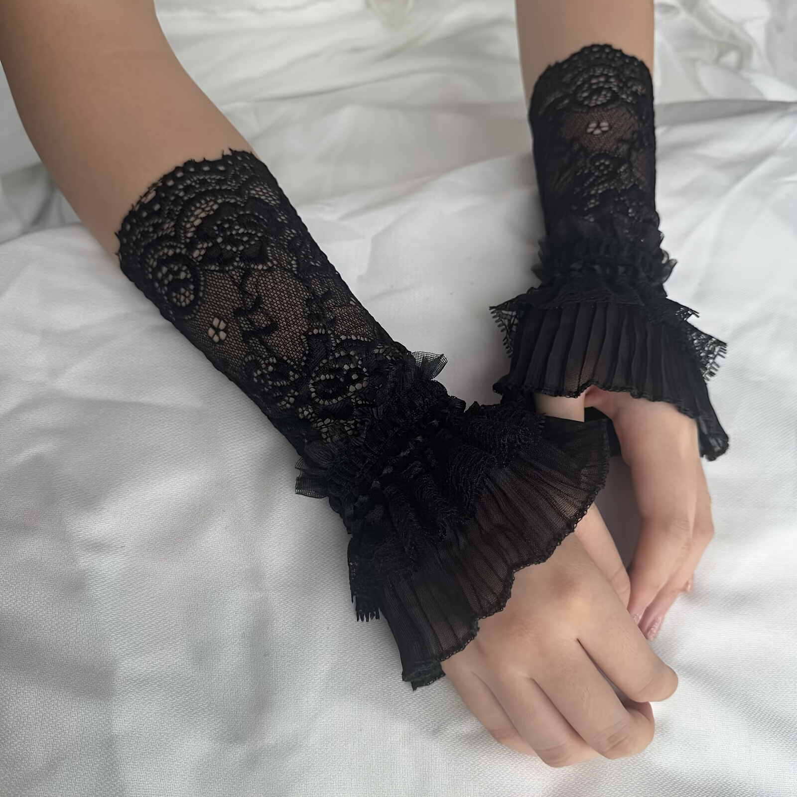 Lace Hollow Wrist Covers Trump - Men Accessories Wrist 리뷰 및 가격