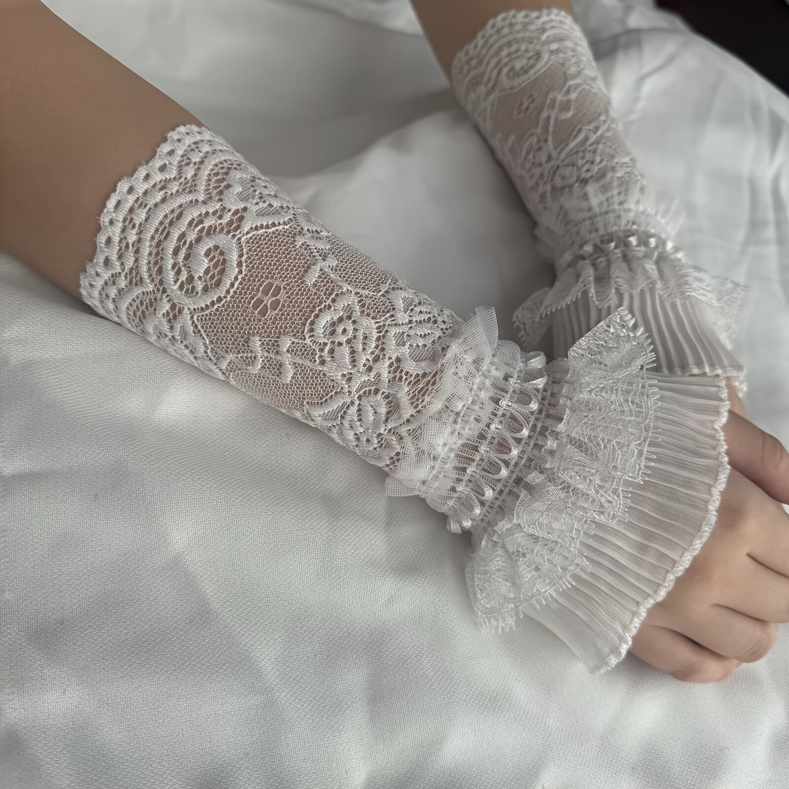 Lace Hollow Wrist Covers Trump - Men Accessories Wrist 리뷰 및 가격