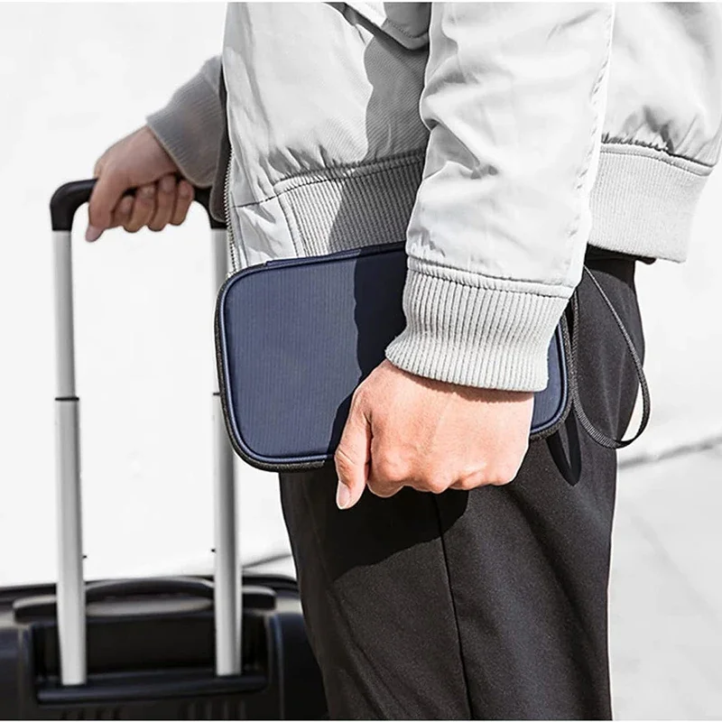 Lightweight Family Travel Pass - Men Accessories Wrist 리뷰 및 가격